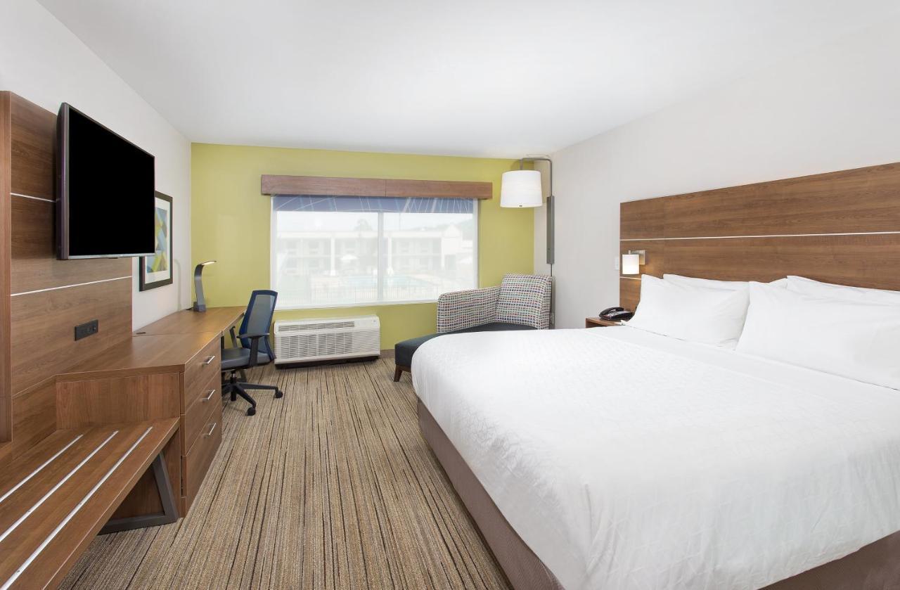 Holiday Inn Express Williamsburg By Ihg Exterior photo