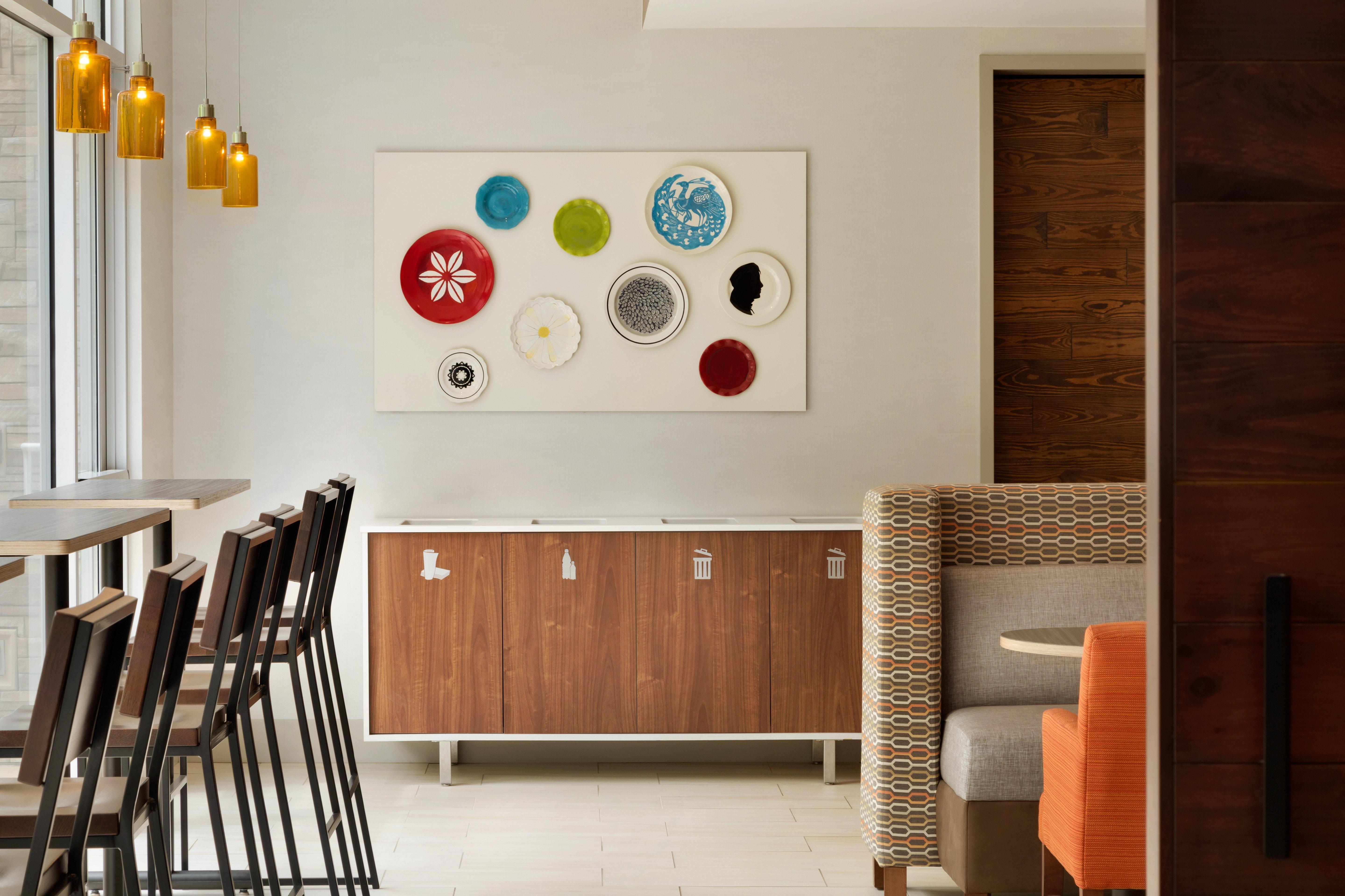 Holiday Inn Express Williamsburg By Ihg Exterior photo